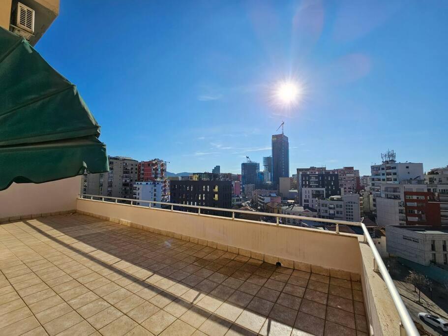 Central Apartment Tirana Buitenkant foto