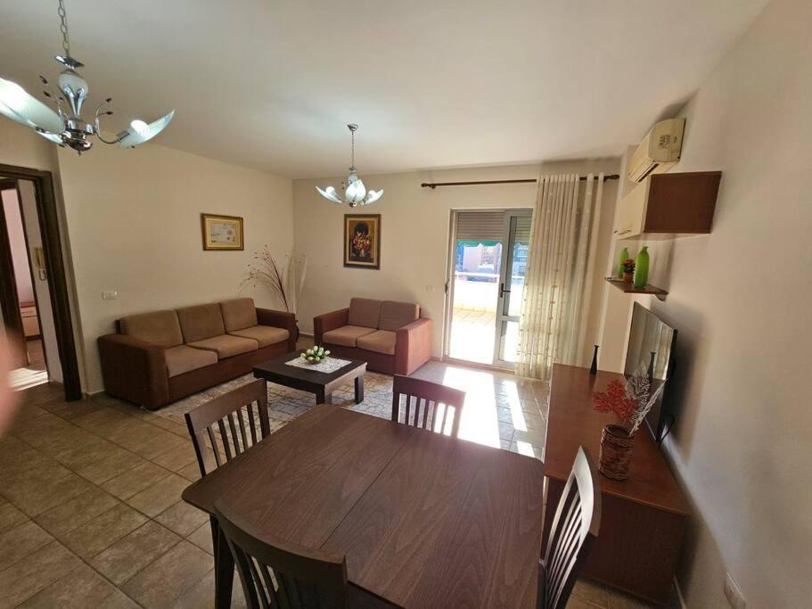 Central Apartment Tirana Buitenkant foto